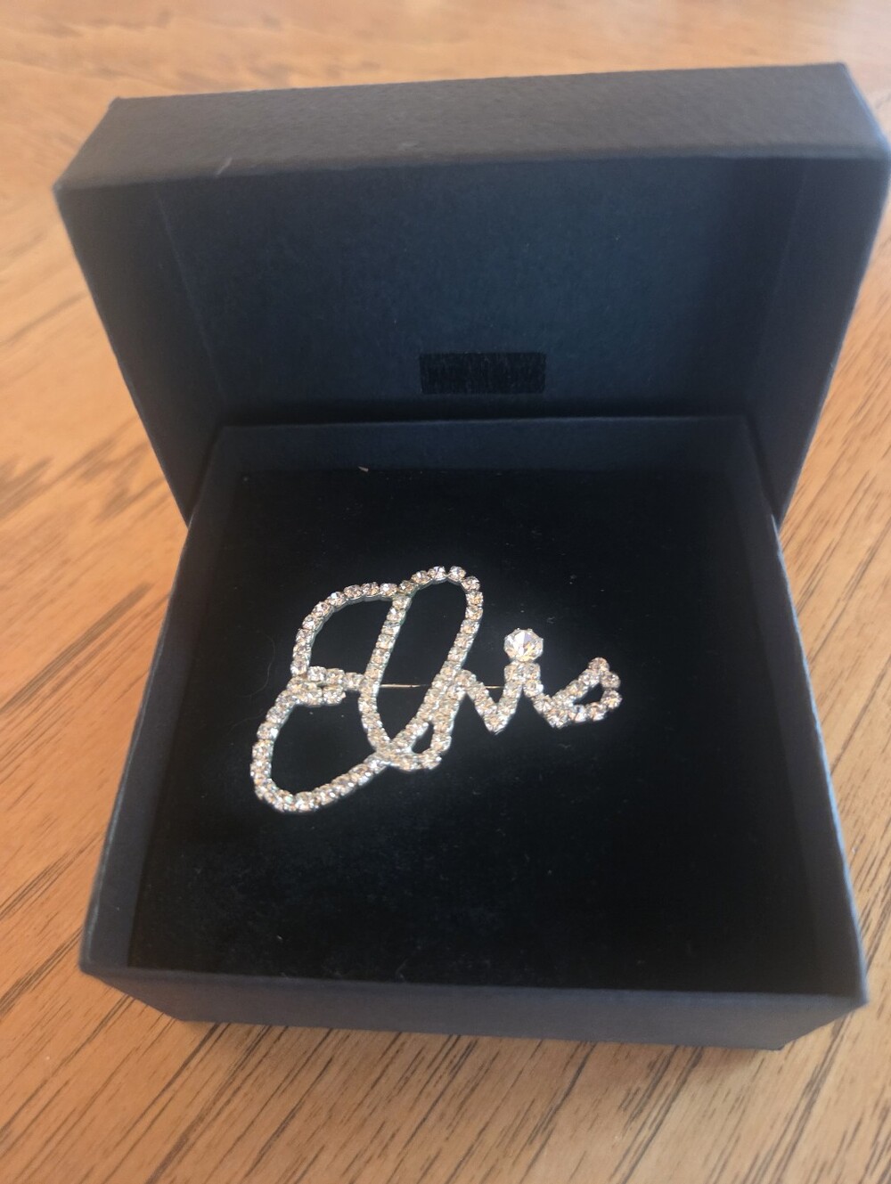 Rhinestone Script "Elvis " Signature Brooch - Silver Tone In Velvet Black Box